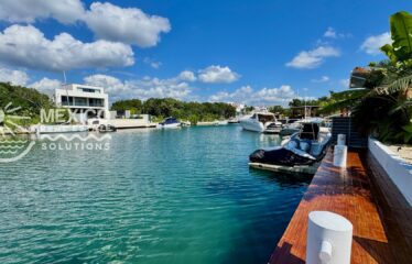 Live the Dream: Luxurious Boater’s Paradise Awaits!