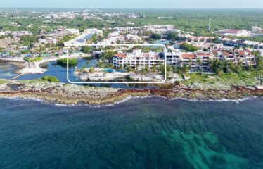 Quinta Luna 007 – Beachfront Condo with Private Gated Yard in Puerto Aventuras