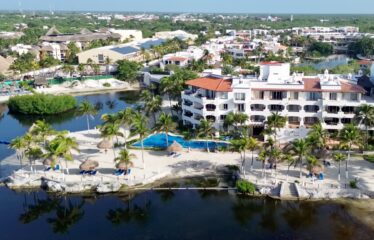 Quinta Luna 007 – Beachfront Condo with Private Gated Yard in Puerto Aventuras