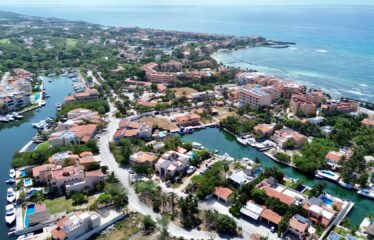 Puerto Aventuras Marina Lot for Sale – 15m or 49′ Dock Space! Canal-Front Property