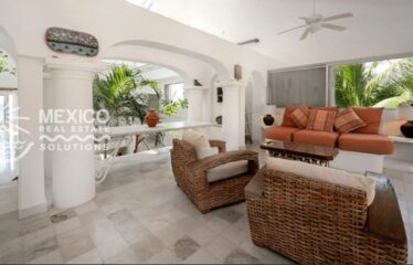 🌊 Oceanfront Opportunity in Puerto Aventuras