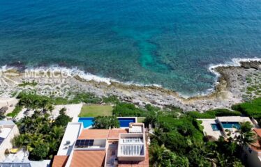 🌊 Oceanfront Opportunity in Puerto Aventuras