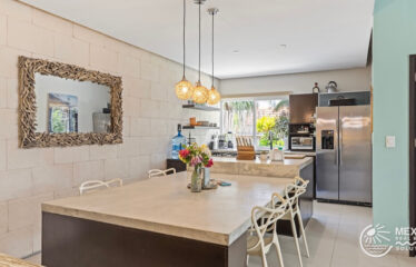 La Iguana #12: Akumal Condo for Sale on Half Moon Bay