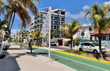 Stylish Newport House Condo in Playa del Carmen with Rooftop Pool