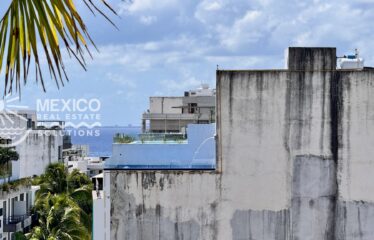 Stylish Newport House Condo in Playa del Carmen with Rooftop Pool