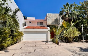 🌅 Casa Rapha – Marina Front Luxury Living in Puerto Aventuras