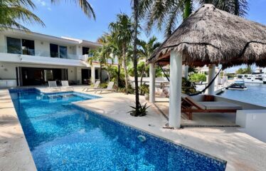 🌅 Casa Rapha – Marina Front Luxury Living in Puerto Aventuras