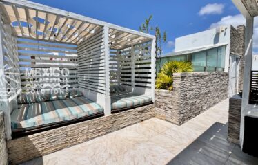 Stylish Newport House Condo in Playa del Carmen with Rooftop Pool