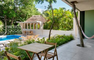 Multi-Unit Investment Building on the Golf Course in Puerto Aventuras