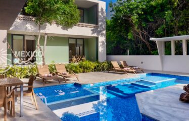 Multi-Unit Investment Building on the Golf Course in Puerto Aventuras