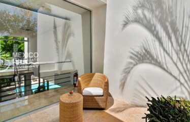 Architect-Designed Villa Near Yalku Lagoon in Akumal