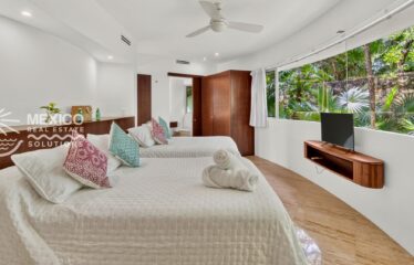 Architect-Designed Villa Near Yalku Lagoon in Akumal