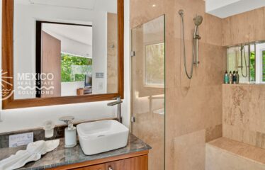 Architect-Designed Villa Near Yalku Lagoon in Akumal