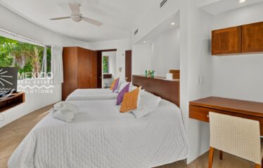 Architect-Designed Villa Near Yalku Lagoon in Akumal