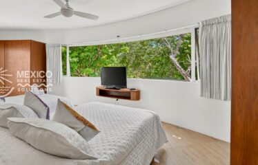 Architect-Designed Villa Near Yalku Lagoon in Akumal