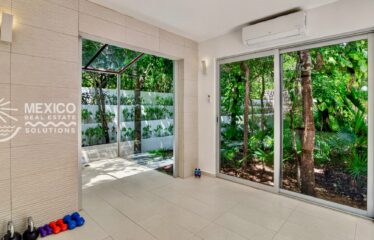 Architect-Designed Villa Near Yalku Lagoon in Akumal