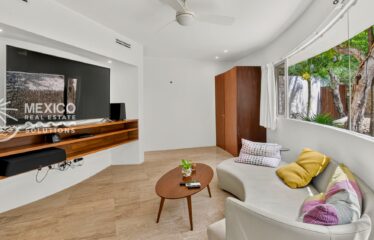 Architect-Designed Villa Near Yalku Lagoon in Akumal