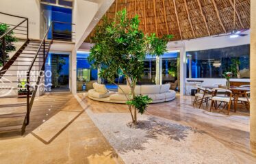 Architect-Designed Villa Near Yalku Lagoon in Akumal