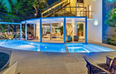 Architect-Designed Villa Near Yalku Lagoon in Akumal