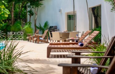 Architect-Designed Villa Near Yalku Lagoon in Akumal