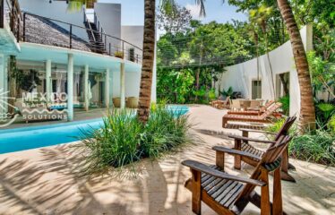 Architect-Designed Villa Near Yalku Lagoon in Akumal