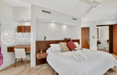 Architect-Designed Villa Near Yalku Lagoon in Akumal