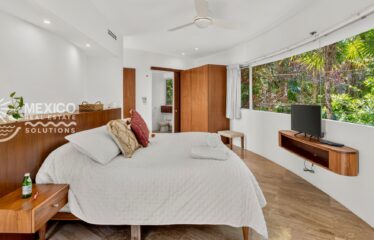 Architect-Designed Villa Near Yalku Lagoon in Akumal
