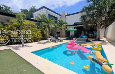 Designer Home in El Tigrillo with Private Pool and Outdoor Day Club Living
