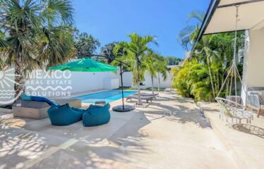Designer Home in El Tigrillo with Private Pool and Outdoor Day Club Living