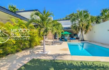Designer Home in El Tigrillo with Private Pool and Outdoor Day Club Living