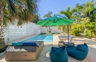 Designer Home in El Tigrillo with Private Pool and Outdoor Day Club Living