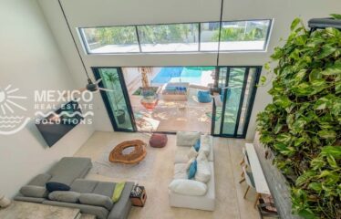 Designer Home in El Tigrillo with Private Pool and Outdoor Day Club Living