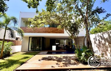 Xpu-Ha Beach Residential Home with Solar, Pool, Jacuzzi and Beach Club Access